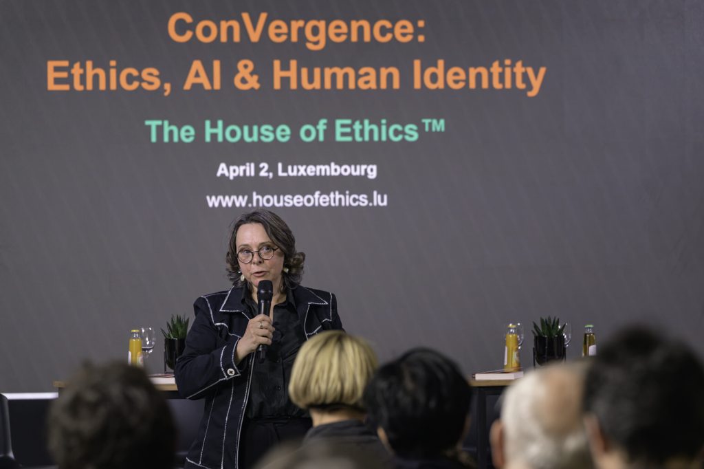 conference-house-of-hthics-avril-web-23